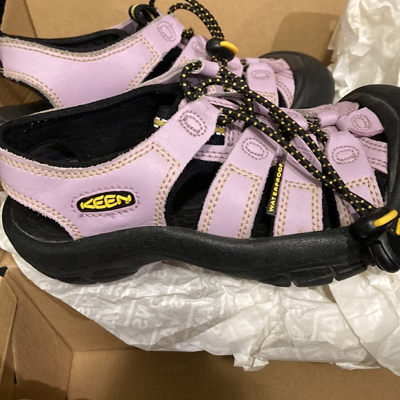 Keen Sandals - Picture 2 of 4